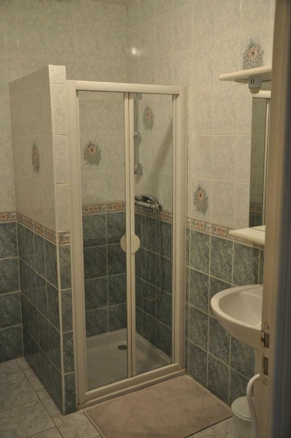 Les Rendzines Bed & Breakfast Nuisement-sur-Coole Екстериор снимка